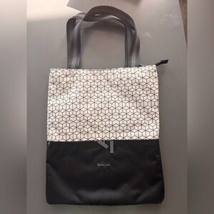 Sherpani Black & White Geometric Tote